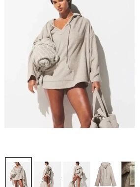 Skims Terry Cloth Oversize Hoodie size small nwt